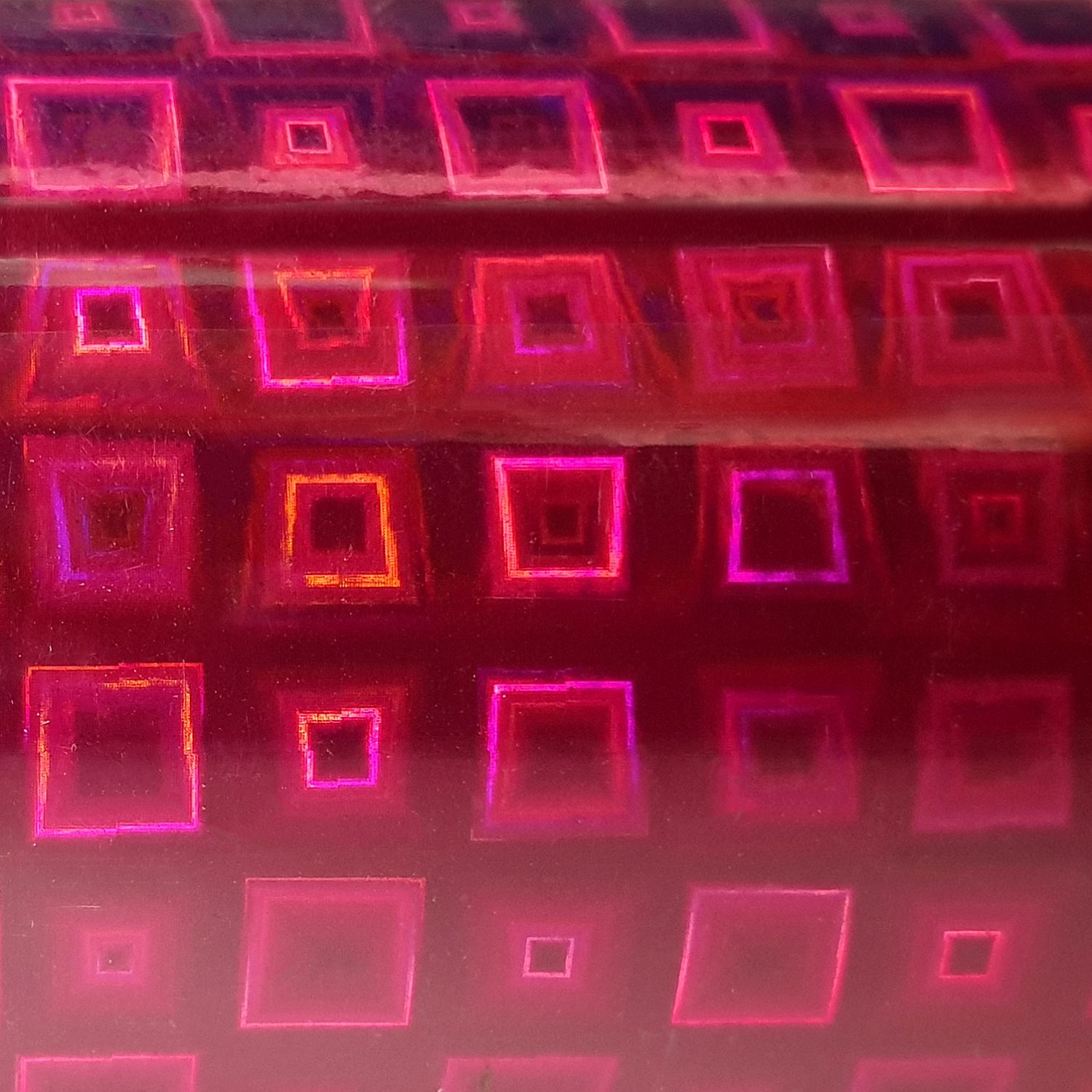 Пленка самоклеящаяся голограмма 0,45*8 м М011К малиновая