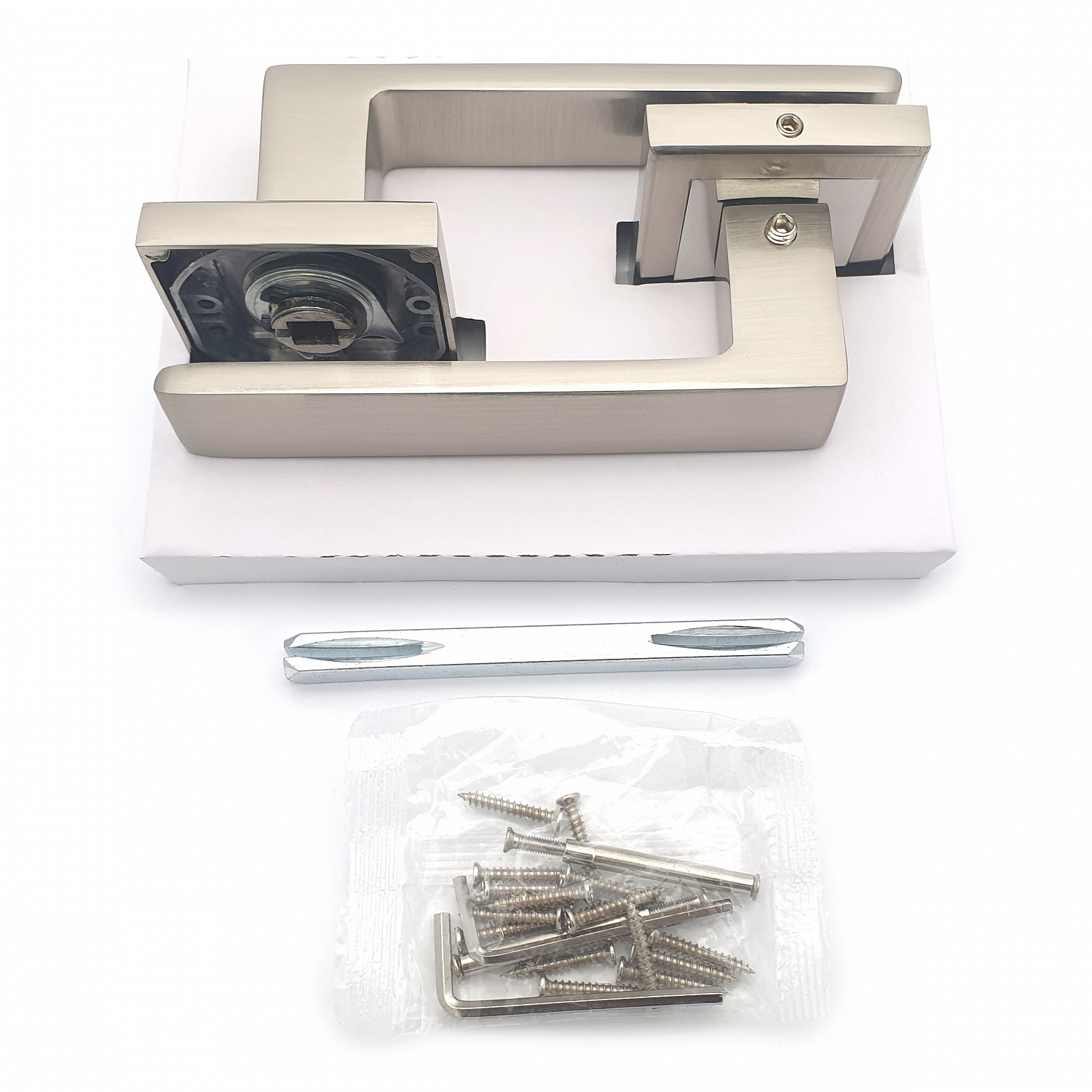 Комплект дверных ручек SOLLER KR-80AE8S сатин/хром 