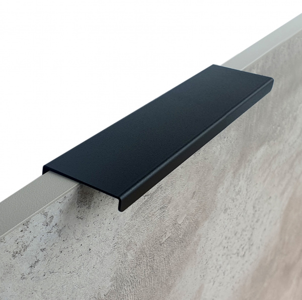 Торцевая ручка 128мм, черная