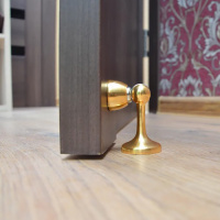 Ограничитель дверной SOLLER 102 золото магнитная фиксация