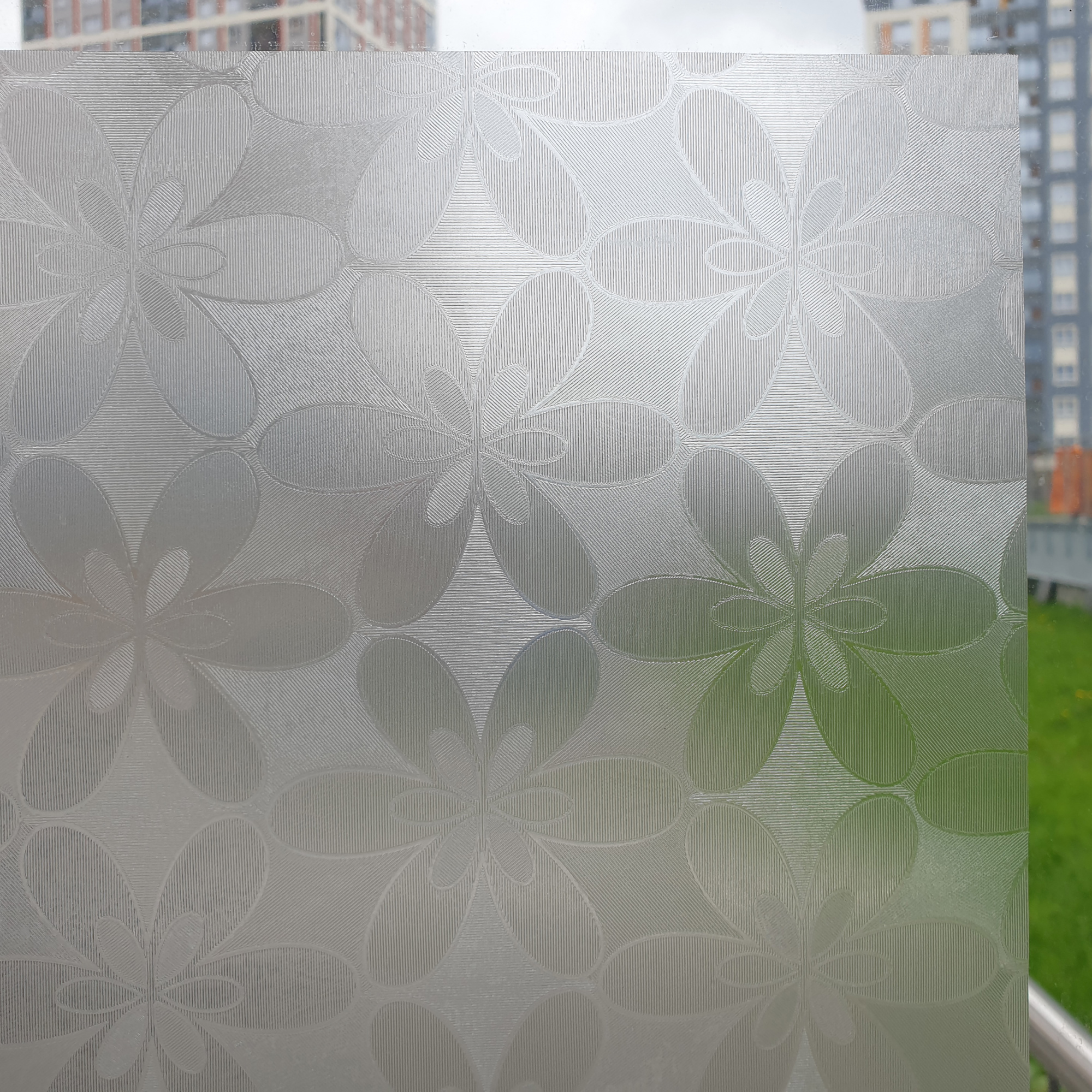 Пленка самоклеящаяся витражная 0,45*8 м Р6